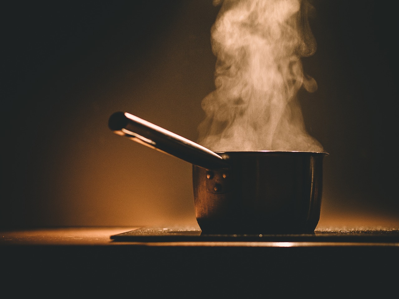 how to choose safe, non-toxic cookware
